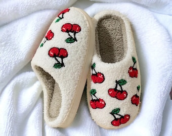 Chaussons, Cerise, Chaussons Femme, Chaussons Maison, Jolies Pantoufles, Chaussons Duveteux, Chaussons Duveteux, Chaussons Maison, Broderie, Peluche