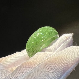 21.8mm Certified Hetian jade Siberian green Nephrite thumb ring green nephrite band ring天然 精品和田玉 乌兰海碧玉苹果绿指环 戒指扳指 宽轮胎#5431