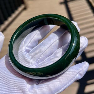 59.7mm Certified natural nephrite green jade/ green nephrite Bangle/dark green 天然软玉 老料碧玉 正圈手镯 平安镯 满色满肉 #4947 深绿色
