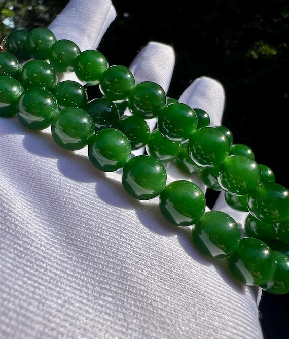 8mm+ Certified natural nephrite green jade / green nephrite necklace /rich bright green color 天然精品软玉 碧玉项链 辣阳绿 #1831 高色