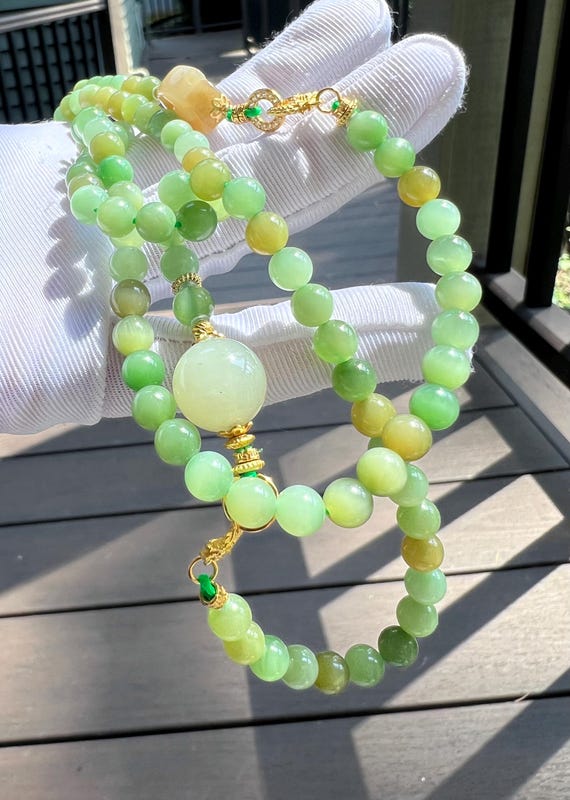Certified natural nephrite green jade / chatoyant green nephrite necklace/mint green and golden green/天然碧玉项链 肉底起猫#5096稀有玉料 三彩色 细度好 多用链