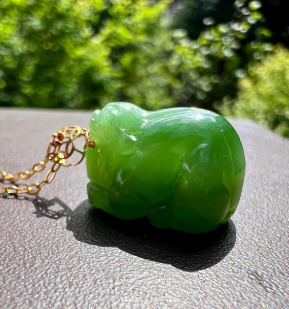 Certified natural nephrite green jade, bright green nephrite carved Pixiu pendant necklace/gold 18k天然碧玉 粉阳绿貔貅吊坠 起莹光#1143