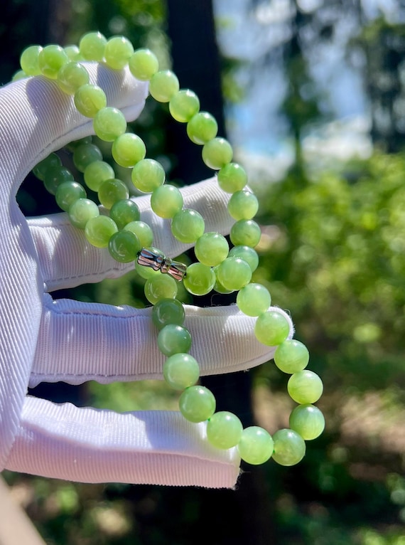 Natural Green Nephrite Jade Necklace - Icy Lustrous Gemstone #0039