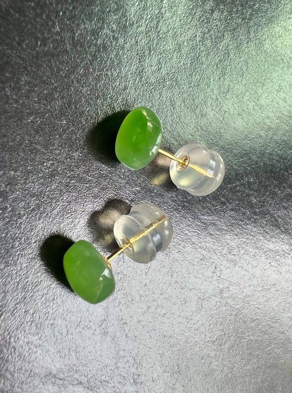Certified natural nephrite Green jade/ teardrop stud earrings/Jade earrings/gold 18k天然 碧玉水滴耳钉 果阳绿/18k金#2137