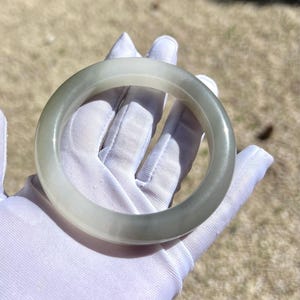 58.5 mm 認定天然翡翠/白紫と緑/三色天然ネフライト バングル/精品软玉 钢板老料 白玉烟紫翠青 三色手镯 泥鳅背 平安镯#1763
