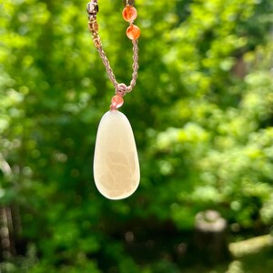 認定天然翡翠/手彫りロータス安全ペンダント/ライトロータス