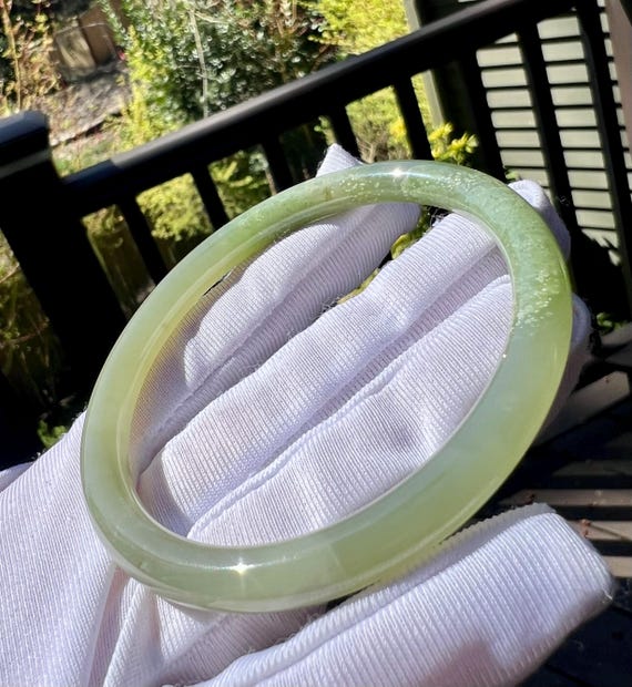 57.5 mm 認定天然氷ライトグリーンとエメラルドグリーンのネフライト 