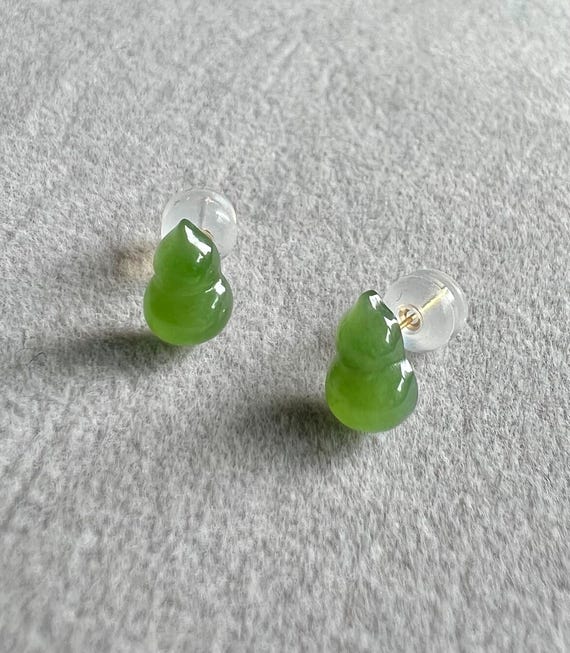 Certified natural nephrite Green jade/ gourd shaped stud earrings/green nephrite earrings/gold 18k天然 碧玉葫芦造形耳钉 果阳绿/18k金#0654