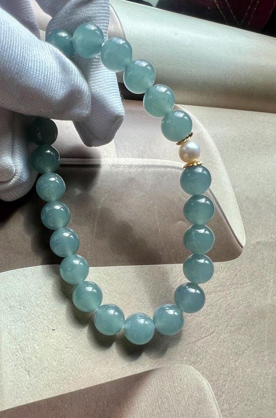 7.8mm Certified natural untreated Grade A Jade bracelet/Guatemala Jadeite bracelet/icy blue Jadiete  天然精品无优化冰种蓝水翡翠手串 起胶起莹光#0176 晴水蓝