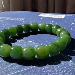 10*9mm Certified Natural Siberian Green Nephrite /Jade bracelet /High chroma spinach green nephrite 天然和田玉 俄料碧玉  冰底油润 高色菠菜绿苹果绿 老型珠手串#3518