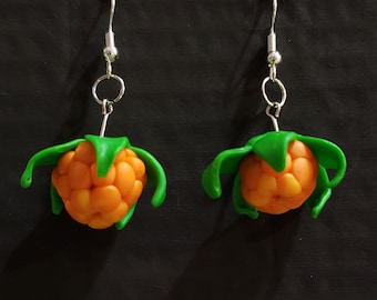 Pendientes de mora de los pantanos (Rubus chamaemorus)