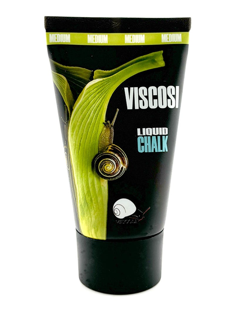 Może przedstawiać: Czarna tubka płynnej kredy Viscosi z grafiką zielonego liścia i ślimaka. Słowo "MEDIUM" jest wydrukowane na białym pasku na g&oacute;rze. Tubka ma czarną nasadkę i podstawę.