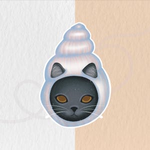 Sticker Chat Bigorneau | Autocollant Chat Kawaii | Sticker Chat en Costume de Bigorneau | Sticker Fantaisie Chat & Océan | Sticker Chartreux