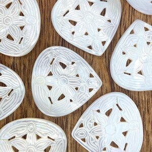 Mother of Pearl Charm Sku#M126