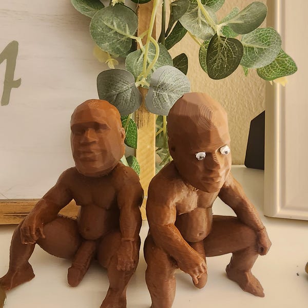 Barry Wood Bobblehead – Iconic Sitting Guy Meme Desk Prank