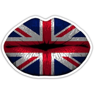 Op de afbeelding: Een sticker met een paar lippen beschilderd met de Union Jack, de vlag van het Verenigd Koninkrijk. De lippen zijn rood, wit en blauw, met een distressed textuur en een witte rand.