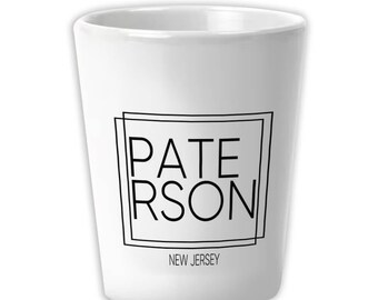 PATERSON New Jersey Keramiskt Shotglas Present Fyrkantigt Modernt Minimalistiskt Typsnitt