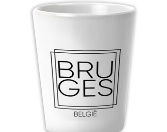 BRUGGE Belgien Keramiskt Shotglas Present Fyrkantigt Modernt Minimalistiskt Typsnitt