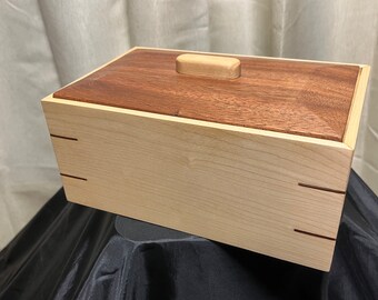 Maple and Mahogany Keepsake Box with Mahogany splines