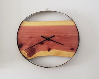 Live edge barrel ring clock