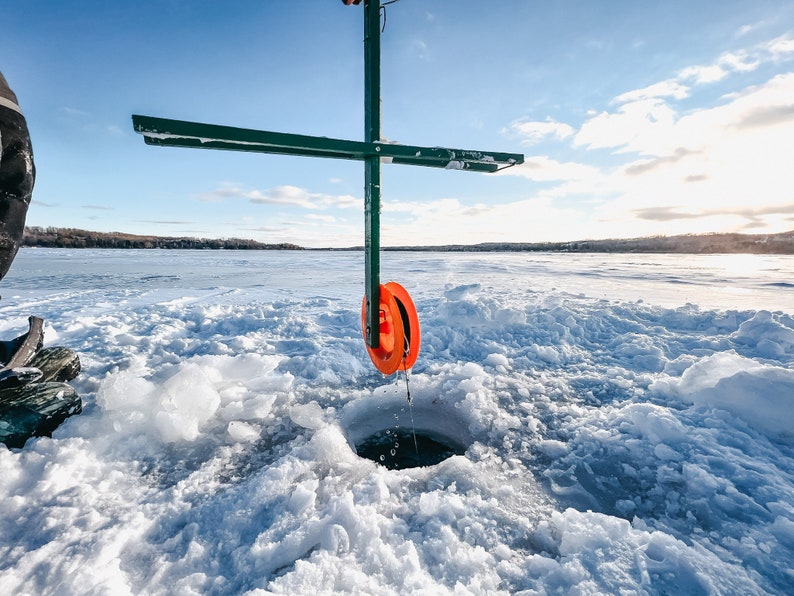 thumbnail image 2 of Ice Fishing Tip Up Reel Storage Wraps - Universal, Green - Made In USA (QTY 5) 2 of 6