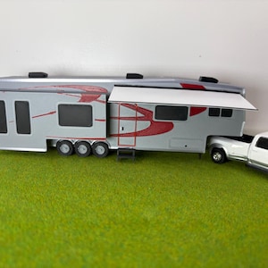 1/64 5th Wheel Camper Trailer for Model Layouts and Dioramas trailer in gray with red