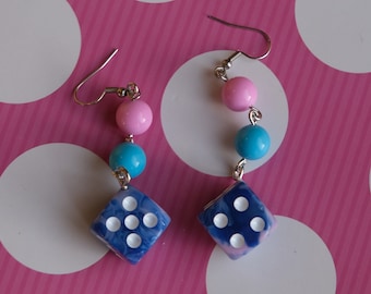 Bubblegum Blueberry Dice-oorbellen
