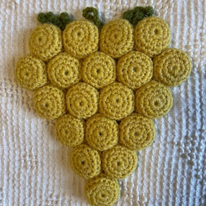 Iconic Grapes Bottle Cap Trivet Crochet Pattern, 70s Retro
