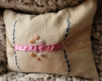 Pin cushion