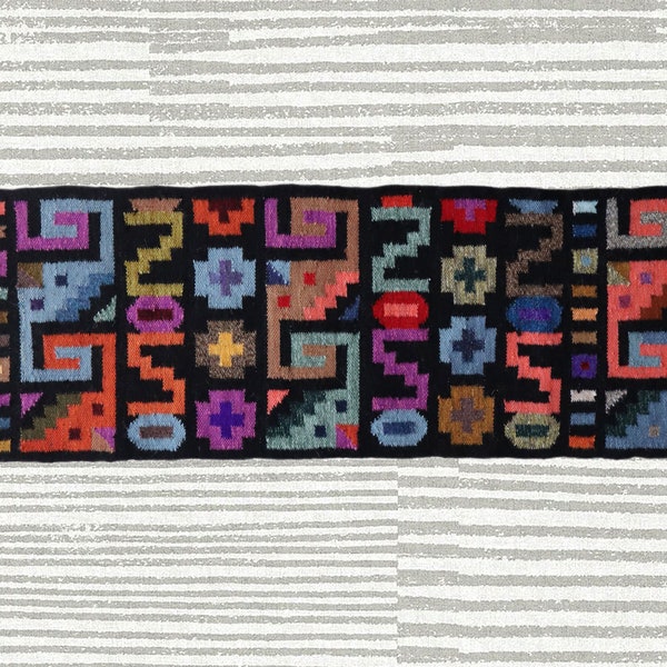 Tapisserie péruvienne, calendrier Inca Art mural péruvien fabriqué dans des couleurs teintes naturelles, tissé à la main traditionnel, dimensions 32 x 12 pouces.