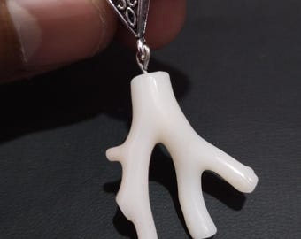 Colgante de rama de coral blanco: piedra preciosa natural japonesa, joyería de latón plateado