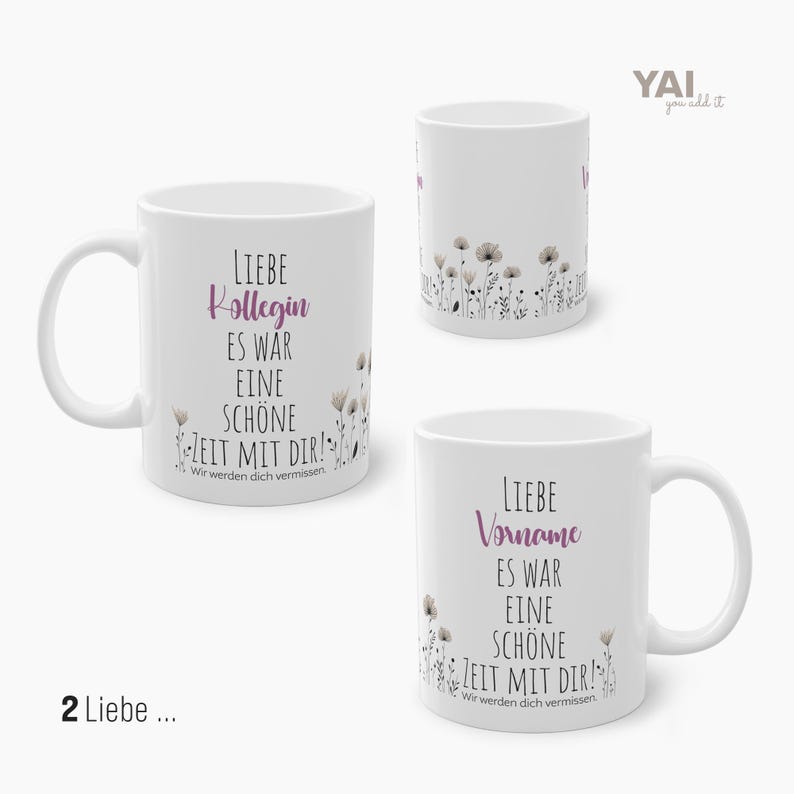 Pu&ograve; includere: Due tazze in ceramica bianca con disegni floreali. Il testo sulle tazze recita "Liebe Kollegin Es war eine sch&ouml;ne Zeit mit dir! Wir werden dich vermissen" e "Liebe Vorname Es war eine sch&ouml;ne Zeit mit dir! Wir werden dich vermissen."