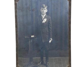 Cadre original en carton original pour portrait de jeune homme en costume de confirmation 4 x 6 po.