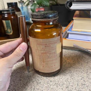 Vintage Merck Potassium Hydroxide Amber Glass Jar Poison Label 1lb Dark Academia image 2