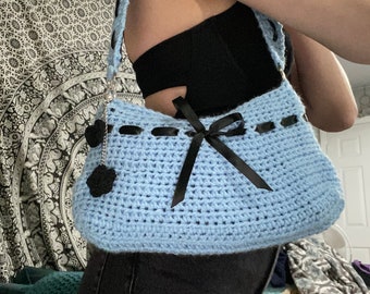 bolso de hombro de crochet hecho a mano con llavero y lazo