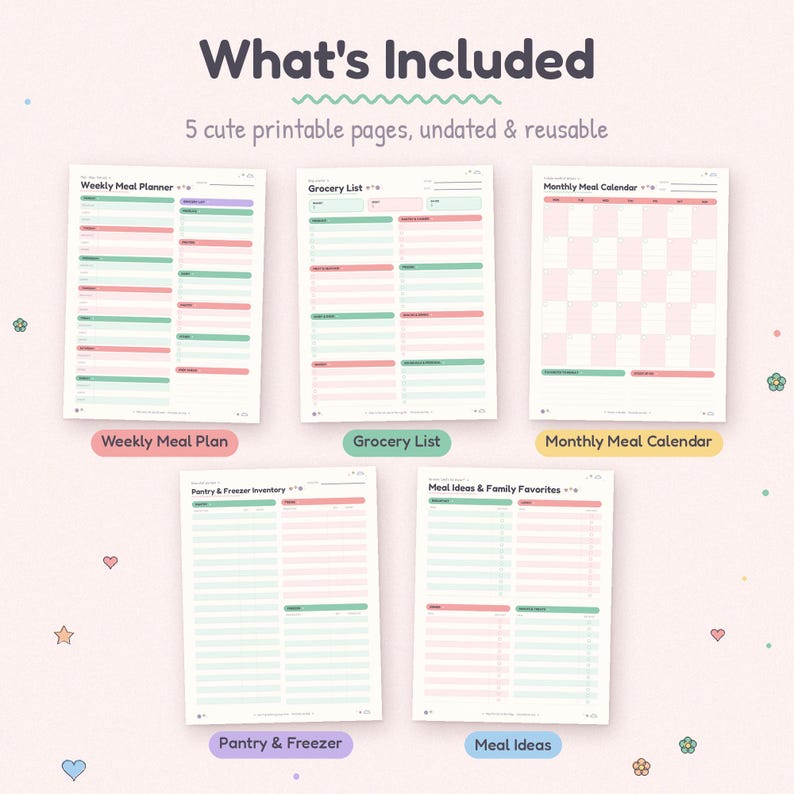 Może przedstawiać: Pięć stron do druku, w tym Weekly Meal Planner, Grocery List, Monthly Meal Calendar, Pantry & Freezer Inventory oraz Meal Ideas & Family Favorites. Strony mają jasnor&oacute;żową, zieloną i białą kolorystykę z widocznym tekstem.