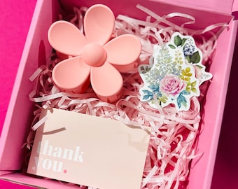Pastel Flower Hair Claw, Trendy Acrylic Hair Accessory