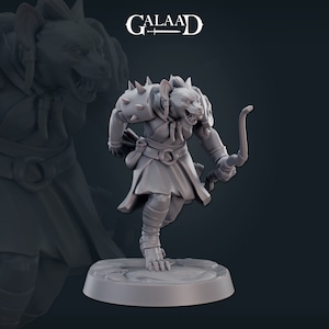 Puede incluir: Una figura miniatura gris y detallada de una criatura humanoide con cabeza de lobo, que lleva armadura y sostiene un arco y una flecha. La figura está de pie sobre una base redonda.