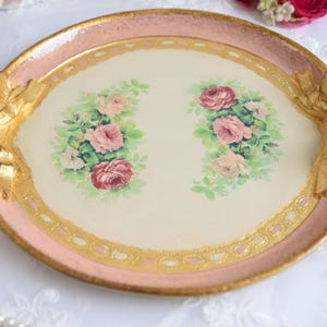 手作りのイタリア製フィレンツェ風木製トレイ - 金箔と花のモチーフがあしらわれたヴィンテージスタイルの丸型サービングトレイ