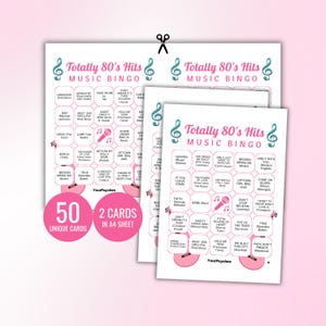 Pu&ograve; includere: Un set di carte da gioco Totally 80's Hits Music Bingo stampate su carta bianca. Ogni carta presenta una griglia con titoli di canzoni e nomi di artisti, un'icona di microfono e grafiche di chitarre rosa. Due badge circolari rosa indicano 50 unique cards e 2 cards in A4 sheet.