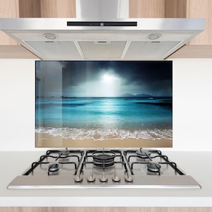Salpicadero de cocina de vidrio templado con vista al mar: Decoración costera