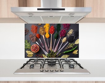 Kruidenlepels keukenachterwand van gehard glas – kleurrijke kruiden en specerijen spatscherm, moderne kookkunst aan de muur, hittebestendig paneel