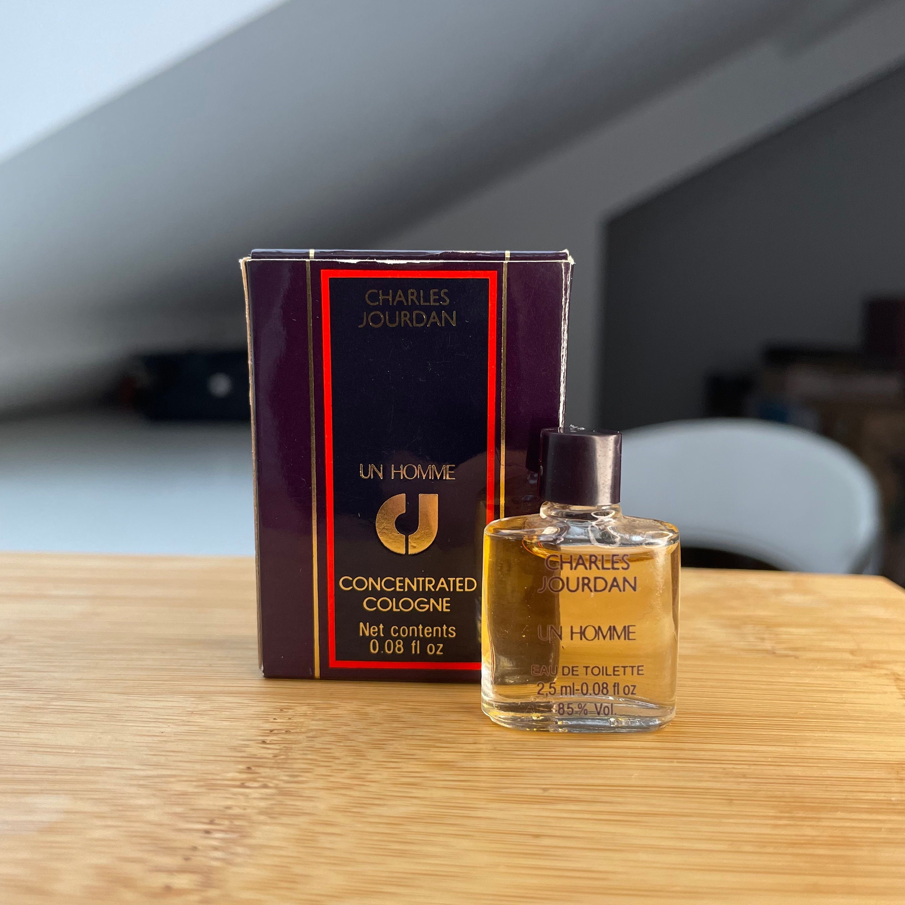 Un Homme de Charles Jourdan Perfume en miniatura 1/12 floz 2,5 ml