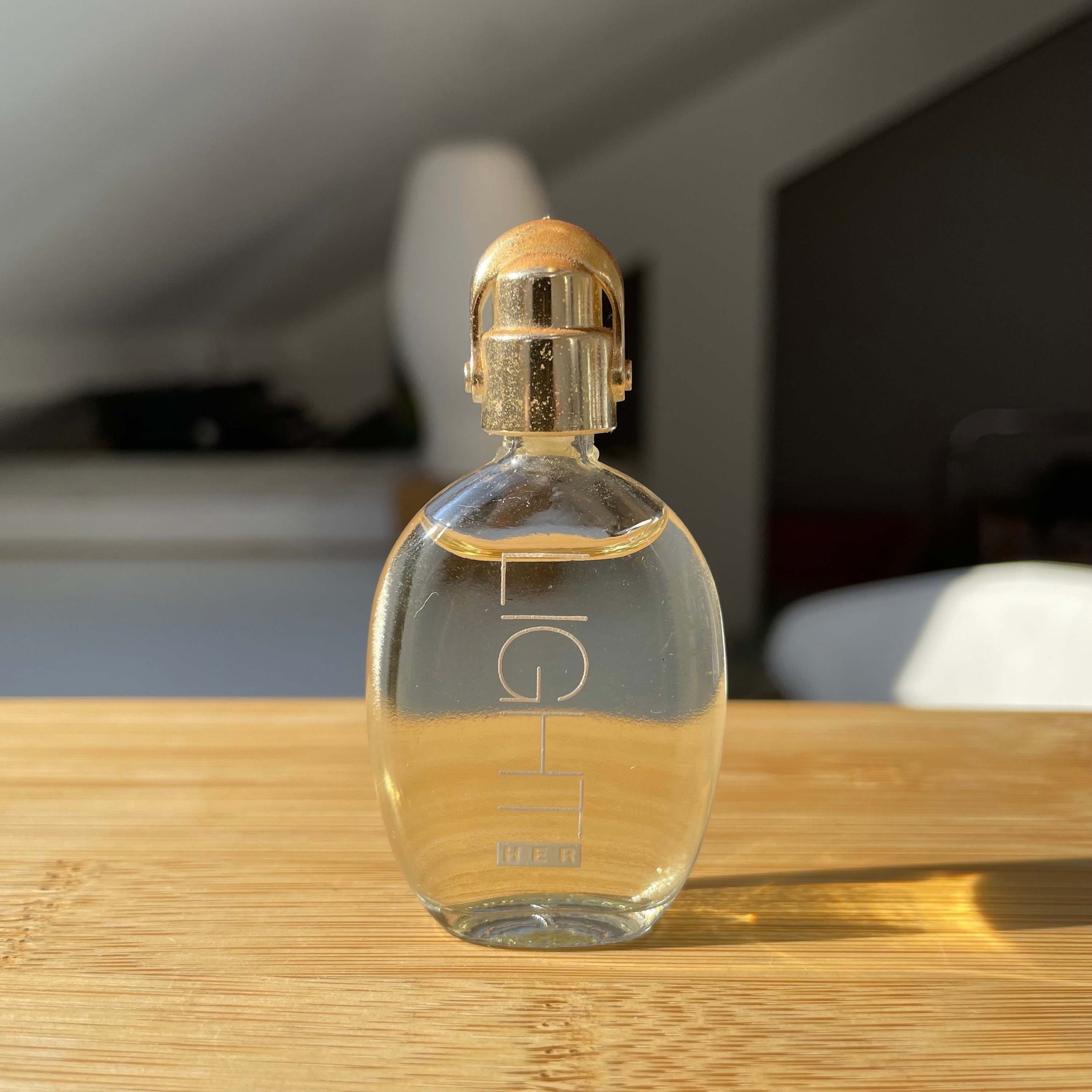 香水(女性用) Trussardi light her eau de toilette Light Her Trussardi perfume - a fragrance for women 1997