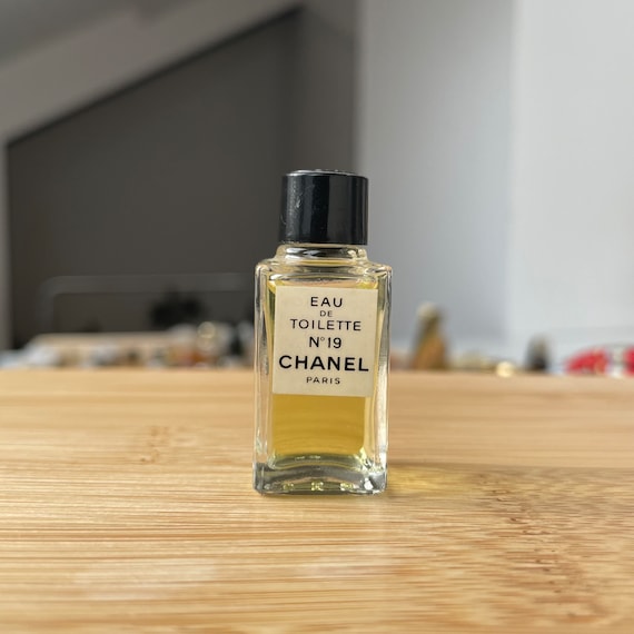 Vintage Chanel No 19 Eau De Toilette .13 Floz 4 Ml - Etsy