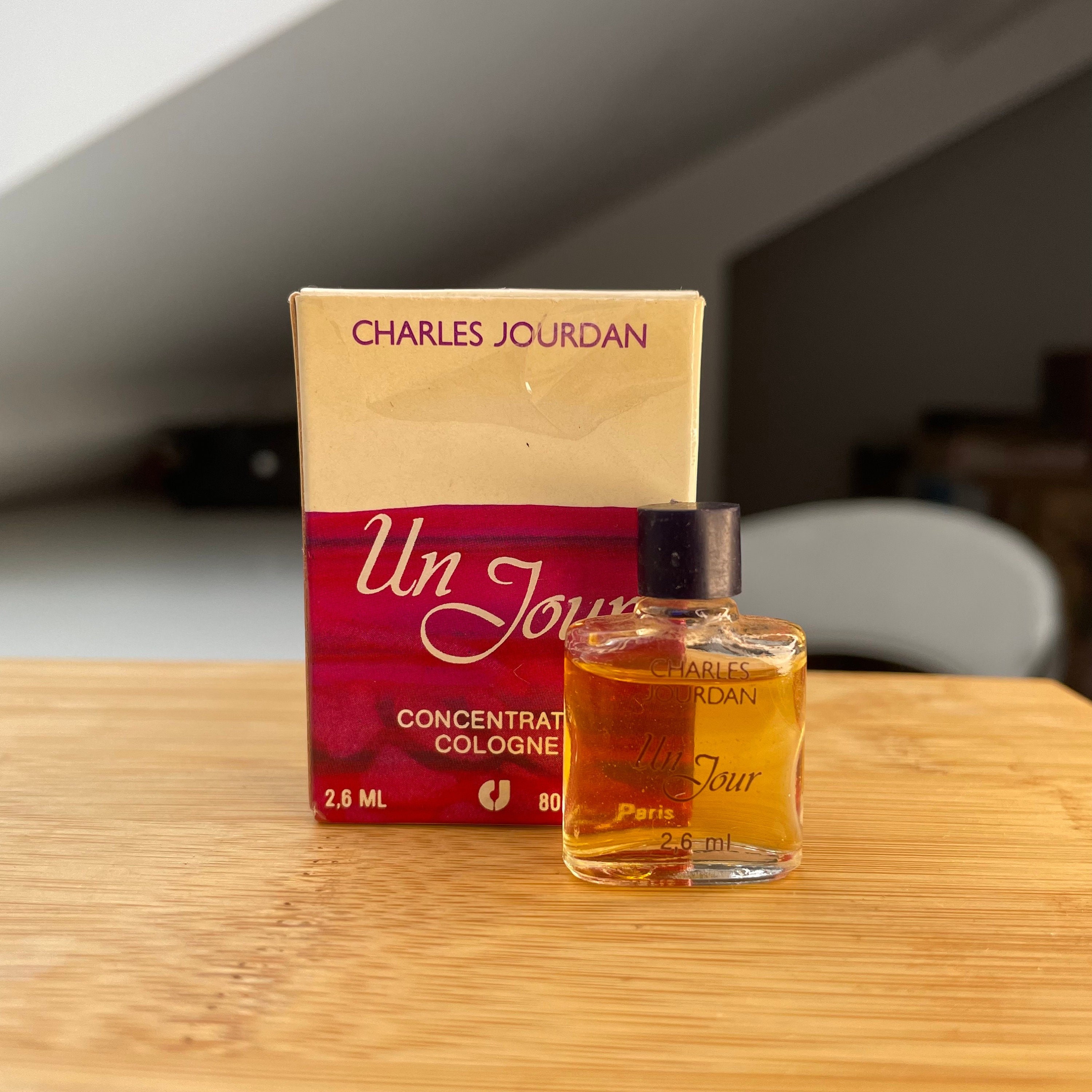 Un Jour by Charles Jourdan Miniature Perfume .08 Floz 2.6 Ml Mini