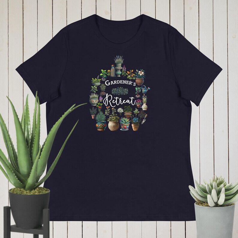 Gardener Tshirt Personalized text. Cotton Gift for wife, gardener, nature lovers, grandma, daughter, friend, worker. Wondernarai Etsy