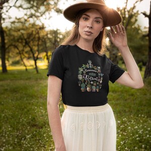 Gardener Tshirt Personalized text. Cotton Gift for wife, gardener, nature lovers, grandma, daughter, friend, worker. Wondernarai Etsy