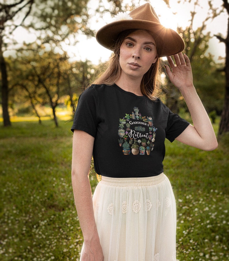 Gardener Tshirt Personalized text. Cotton Gift for wife, gardener, nature lovers, grandma, daughter, friend, worker. Wondernarai Etsy