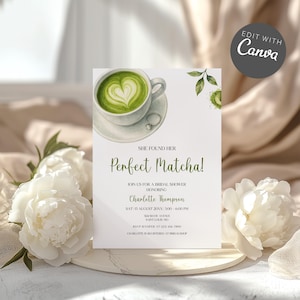 Puede incluir: Invitación a la despedida de soltera con el texto "Perfect Matcha!" y una ilustración en acuarela de un matcha latte con un diseño de corazón. La invitación incluye detalles para la despedida de soltera de Charlotte Thompson, con un anillo y detalles florales.